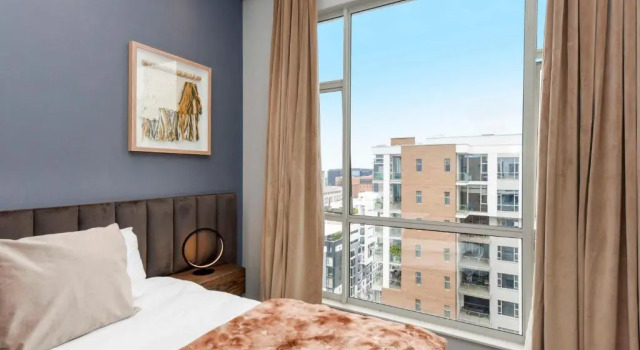 Chic 2 Bedroom Penthouse In The Heart Of Rosebank, Забронировать Отель Отели Йоханнесбург с парковкой, рядом с South African Chamber of Commerce and Industry, Парковка