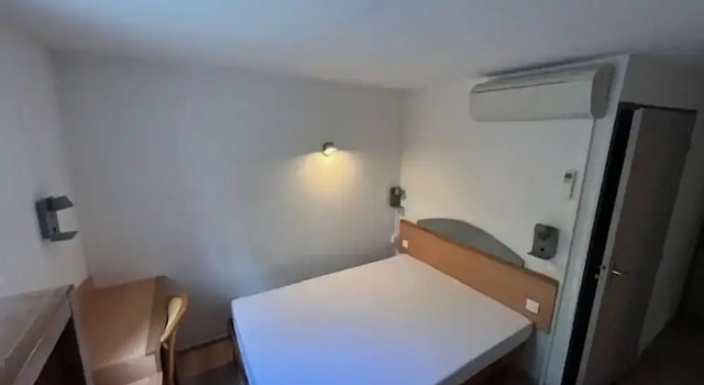 Номер Economy Brit Hotel Essentiel Millau