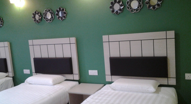 Четырёхместный семейный номер Standard Suria Seremban Hotel