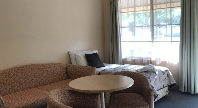 Country Gardens Motor Inn, Забронировать Мини-отель Каура Central West NSW, рядом с Australian &amp; Japanese War Cemeteries