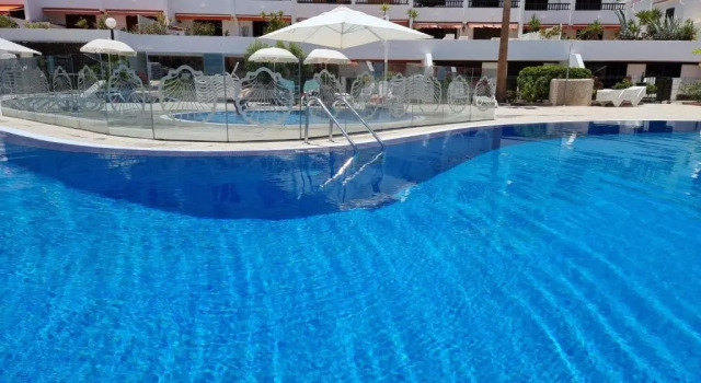 Апартаменты Casa Teide, ground floor Apartment Parque Santiago 1, heated pool, 100 m to sea and beach, wifi