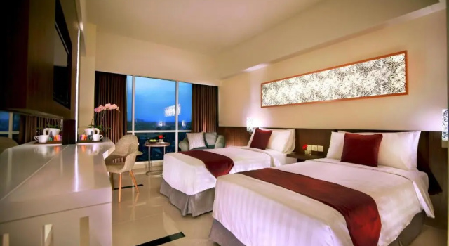 Deluxe Twin room Atria Hotel Malang