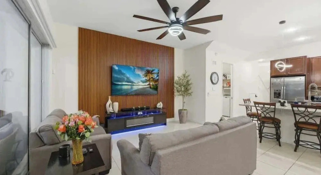 Tranquil Times Townhouse 4 bed Private Pool, Book Feriehus Villaer i Florida, Villa
