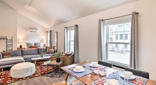 Апартаменты c 1 комнатой Contemporary-boho Loft in Downtown Livingston!