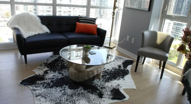 Breathtaking 2BR Condo- Amazing Views, Varaa Hotelli Toronto 