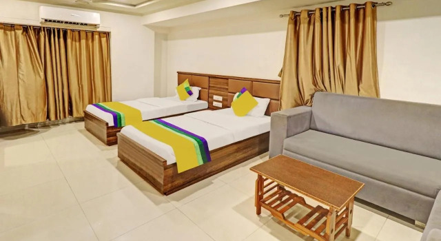 Itsy By Treebo - Radhe Residency, Rezervovat Hotel Hotely v Gujarat s parkováním, Parkování