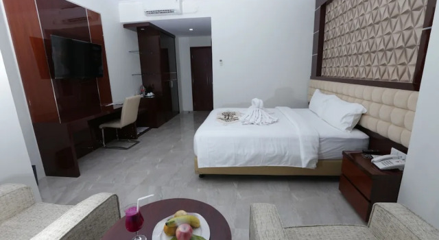 Camera Deluxe Sindoro Hotel Cilacap by Conary