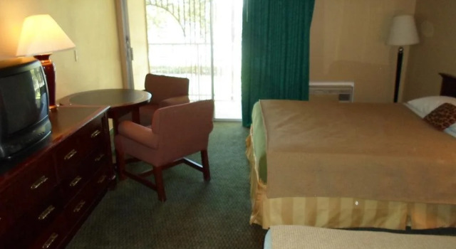 Heritage Inn