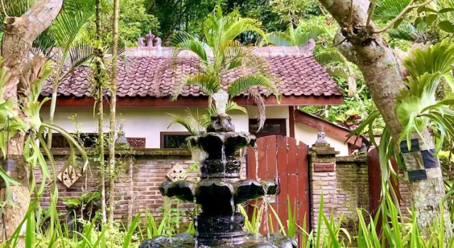Deluxe Studio with balcony and with garden view Rumah Boedi Private Residence Villa
