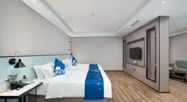Люкс Deluxe Yaste Meitu Hotel (Guangxi University for Nationalities Xixiangtang Bus Terminal Subway Station)