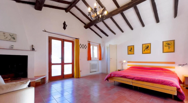 Villa Caterina 450 meters from the beach with sea view immersed in the quiet of the hill-VILLA CATERINA SANT'ANDREA