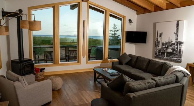 Haida House at Tllaal, Buchen Sie Hotel  