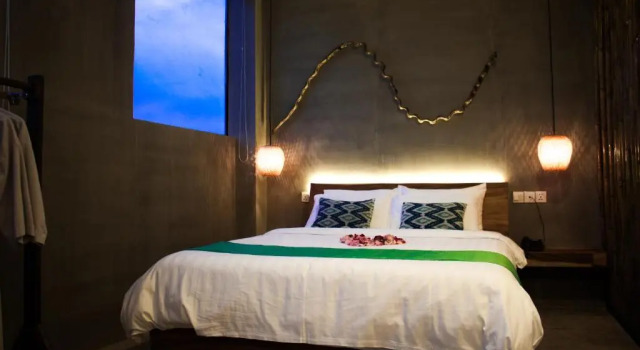 Полулюкс Sarina Boutique Hotel