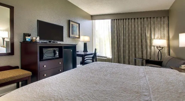 Студия Hampton Inn Rolla