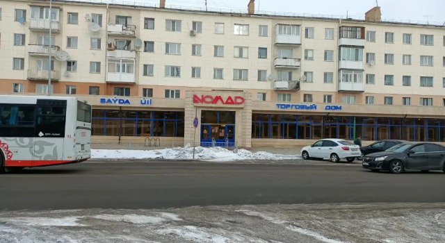 1 komn. Apartamenty na Abaja 122, Забронировать Апартаменты/квартира Отели Акмолинской области с парковкой, Парковка