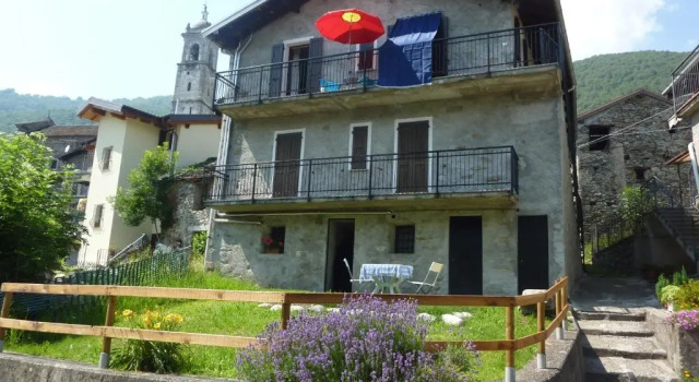 Piccola Perla A Livo, Book Hotel Hotels in Livo with Parking, Parking