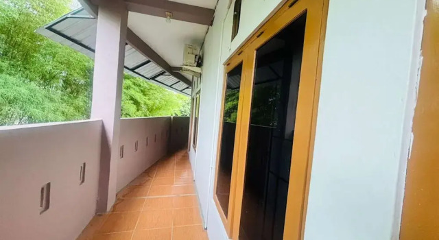 OYO 95097 Griya Asri Guest House, Book Guesthouse Depok 
