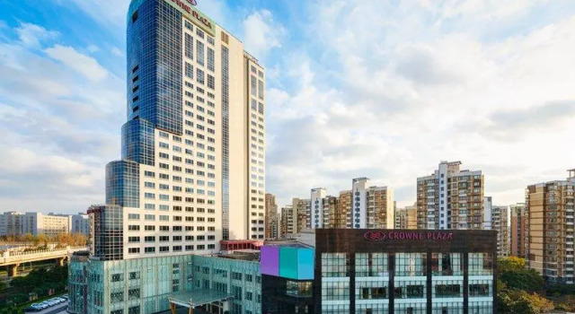 Номер Deluxe Crowne Plaza Shanghai Pudong by IHG