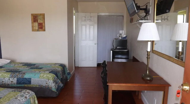 Трёхместный номер Standard Palm Breeze Hotel