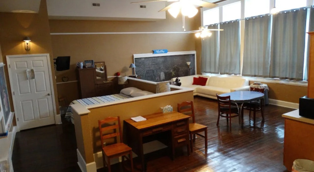 Люкс с красивым видом из окна Davie School Inn
