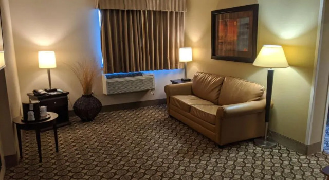 Люкс Best Western Plus InnTowner Madison
