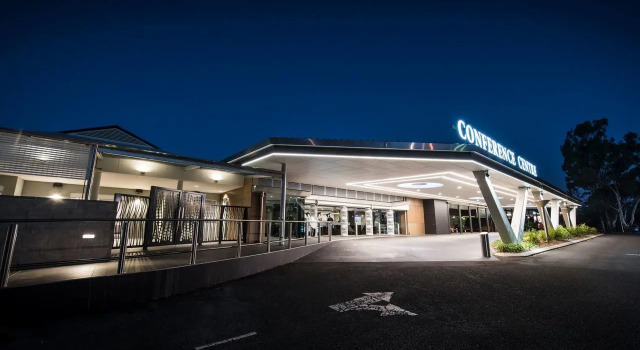Alexandra Hills Hotel Suites & Conference Center, Rezervasyon Otel Ormiston Queensland