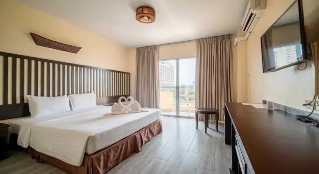 Номер Classic Sunday JA Plus Hotel