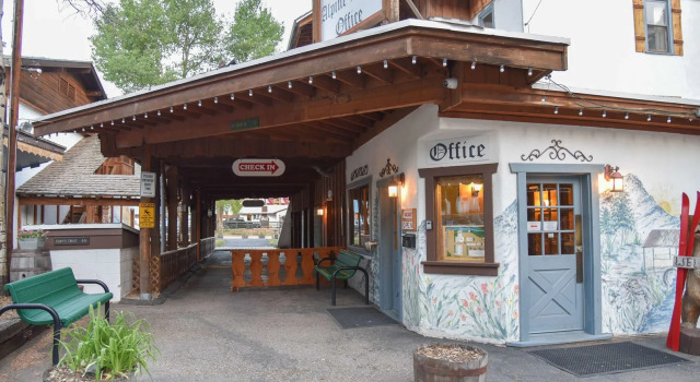 Alpine Lodge