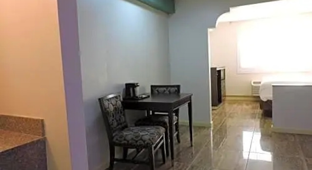 Люкс Quality Inn & Suites Artesia