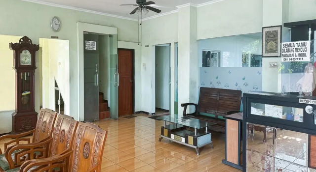 Global Inn Syariah RedPartner near Juanda T1 Airport