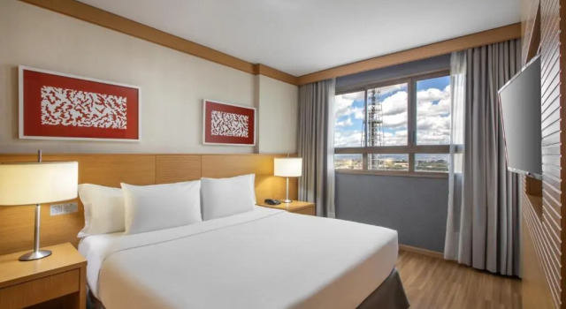 Двухместный номер Premium с видом на телебашню Hotel Brasil 21 Convention, Affiliated by Meliá
