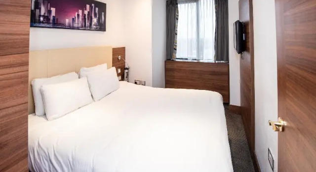 Номер Standard OYO Livin’ Serviced Apartments