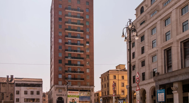 Padova Tower City View Scirocco Terrace, Забронировать Отель Отели Падуи 3 звезды, рядом с Церковь Отшельников, 3*