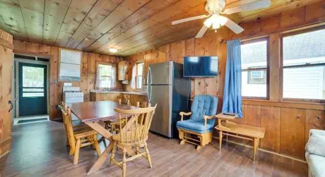 Resort Cabin On Lake Huron! Pets Welcome, Varaa Lomakeskus Lomahotellit kohteessa Michigan, Lomakeskus