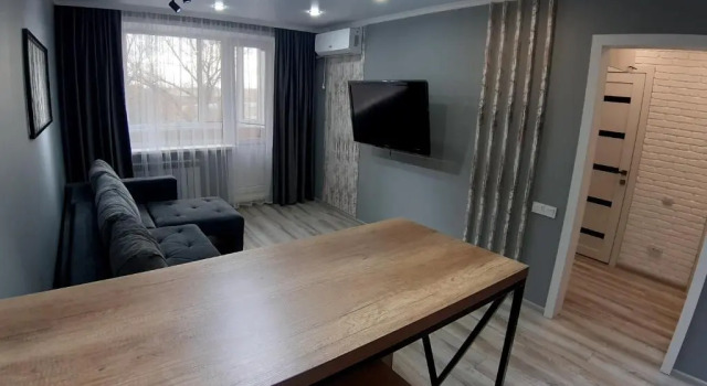 Apartment lux Tolstogo 90. Апартаменты люкс Толстого 90, Rezerwuj Apartament Hotele w Pavlodar Region z parkingiem, Parking