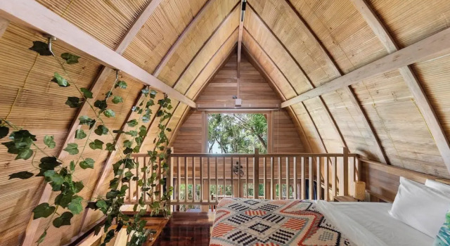 Вилла с балконом и с видом на море Lumbung Loft Villas in El Nido