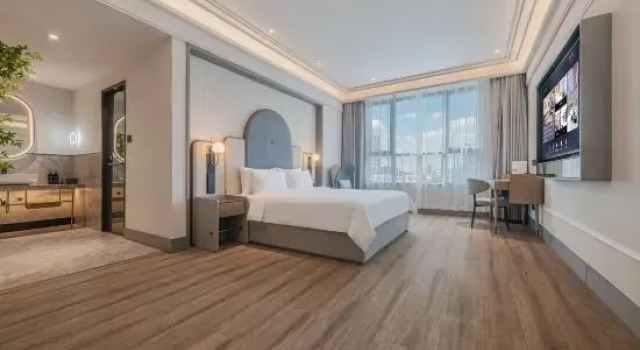 Люкс Executive Baiyu Eiffel Hotel (Tianshui City Government Central Plaza)