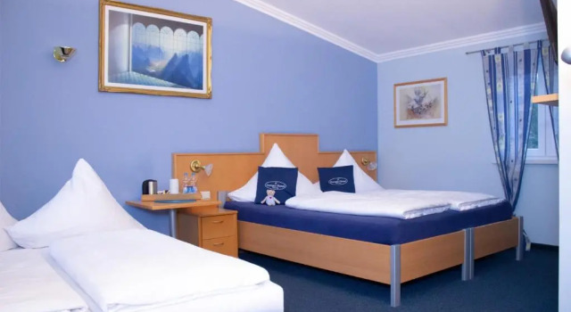 Konfor dört kişilik oda Donau-Hotel