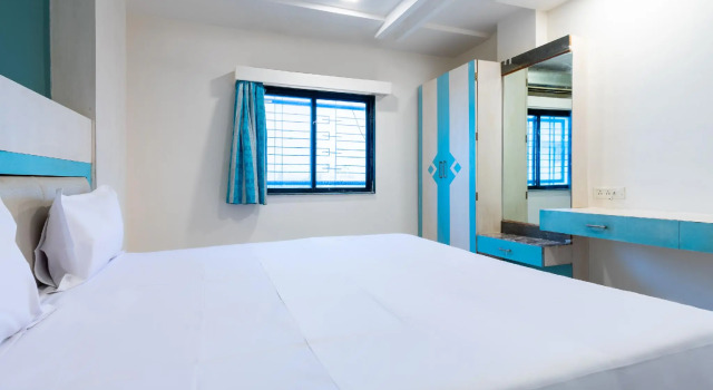 SPOT ON 42793 Hotel Gurukrupa, Rezerwuj Hotel Shirdi 