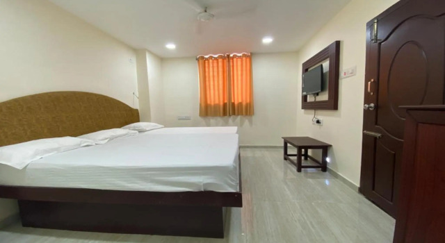 Hotel Sunrise, Забронировать Отель Отели штата Тамилнада 3 звезды, 3*