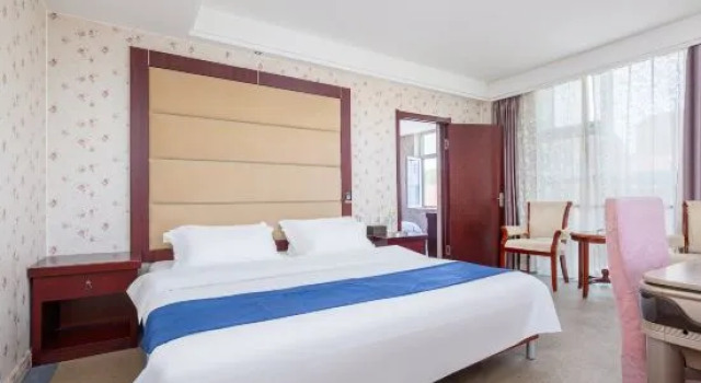 Люкс Deluxe с видом на море Huayu Hotel