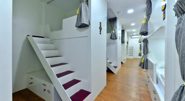 Backpacker Hostel - Adults Only