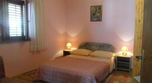 Maca Apartments & Suites with Heated pool near beach 50m, Забронировать Апартаменты/квартира Мастринка Трогир