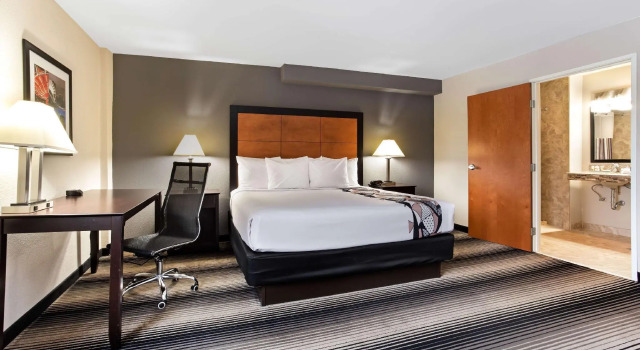 Двухместный номер Standard La Quinta Inn & Suites by Wyndham Chicago - Lake Shore