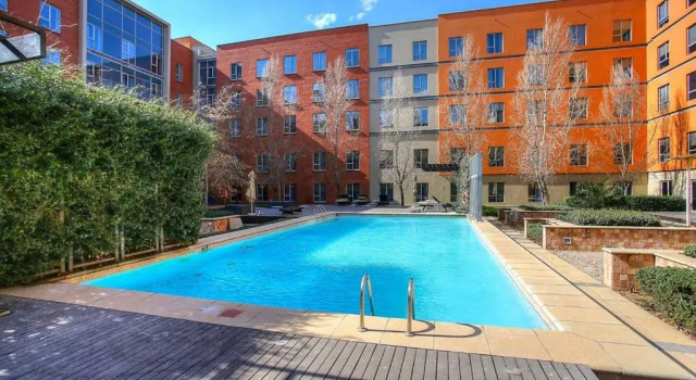 Апартаменты Melrose Arch Luxury Apartment