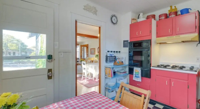 Коттедж Vintage Charlevoix Home w/ Deck Near Round Lake