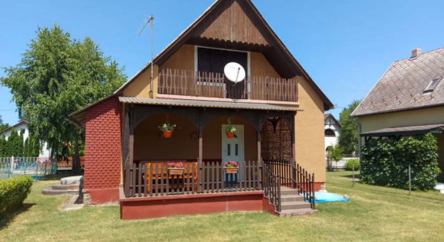 Holiday Home Wolf by Interhome, Prenota Hotel Balatonmáriafürdő 