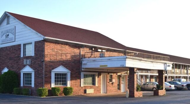 Claremore Motor Inn, Prenota Locanda Hotel a Oklahoma con parcheggio, Parcheggio