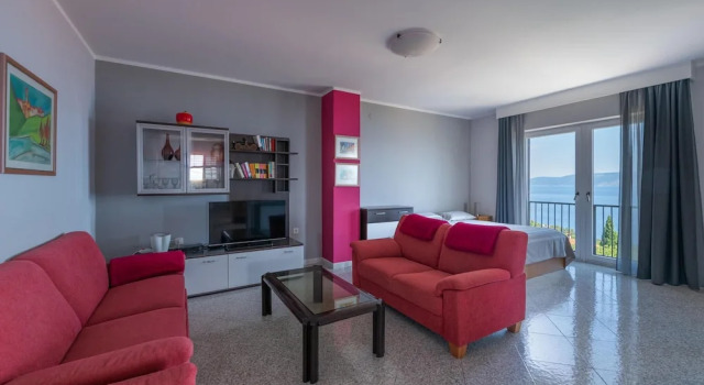 Beautiful Home in Ravni With Wifi and 3 Bedrooms, Book Hotel Ravni Istria