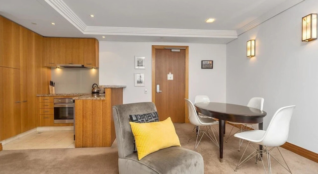 QV Luxury Apartment with Indoor Pool - 445, Boek Appartement Hotels in Auckland Region met zwembad, Zwembad